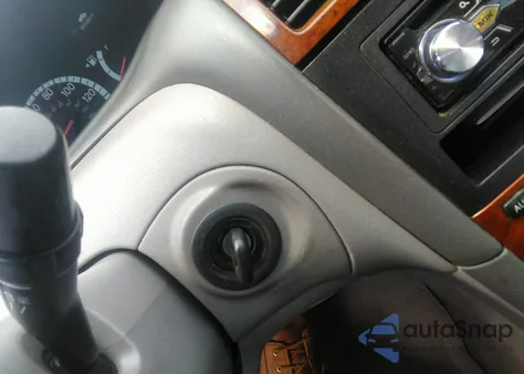 2001 Toyota Avalon Xls z USA, uszkodzony, nr VIN 4T1BF28B41U191517